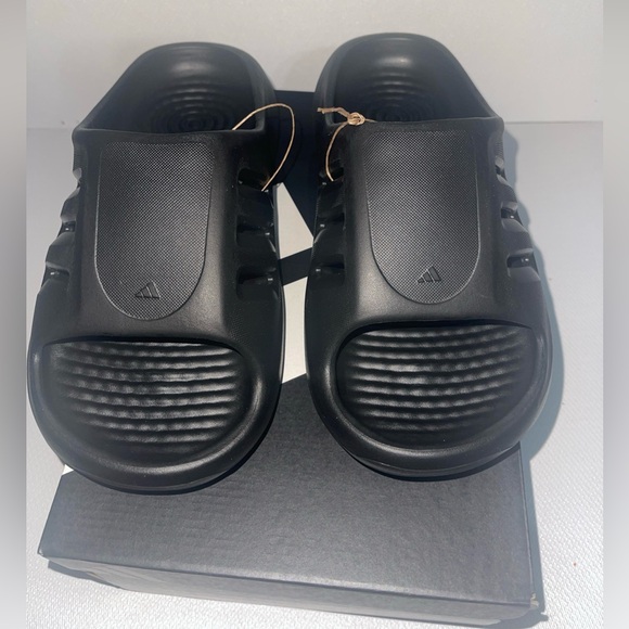 Adidas Adifom IIInfinity Slide Black Sandals Sleek Comfort Design NWT Unisex - Picture 3 of 11